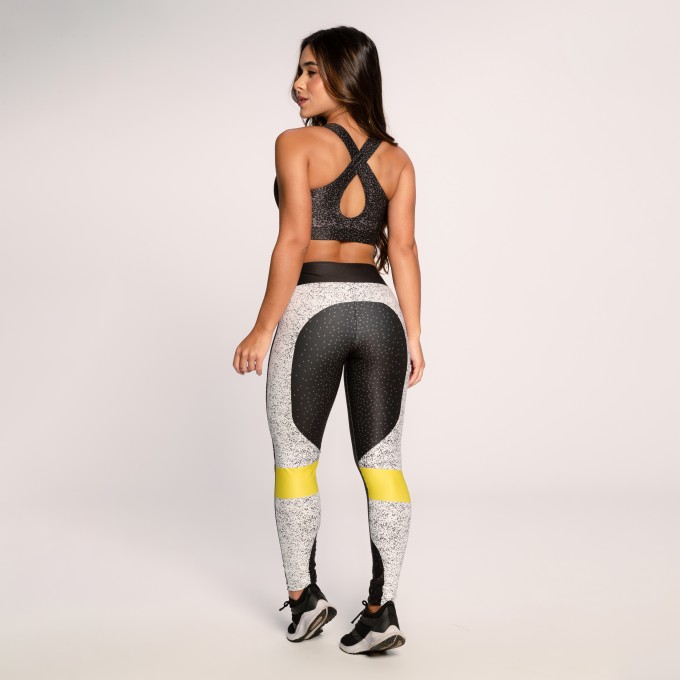 Calça Legging Suplex Estampado Preto Branco e Amarelo Believe